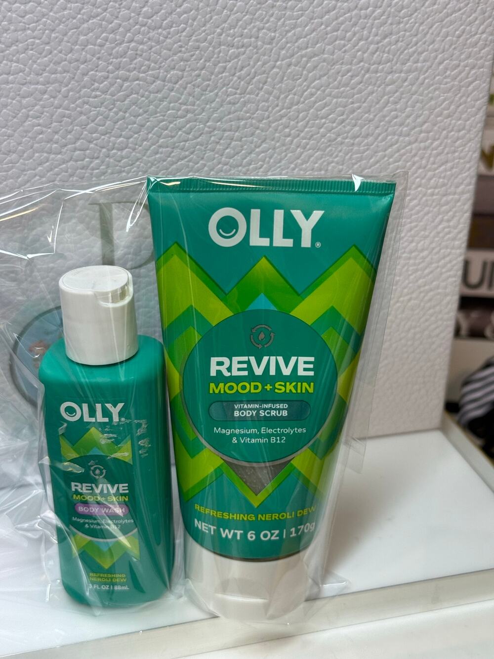 OLLY REVIVE Mood + Skin Body Wash & Body Scrub BUNDLE - NEW